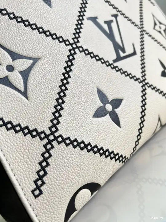 LOUIS ONTHEGO MM VUITTON 0604